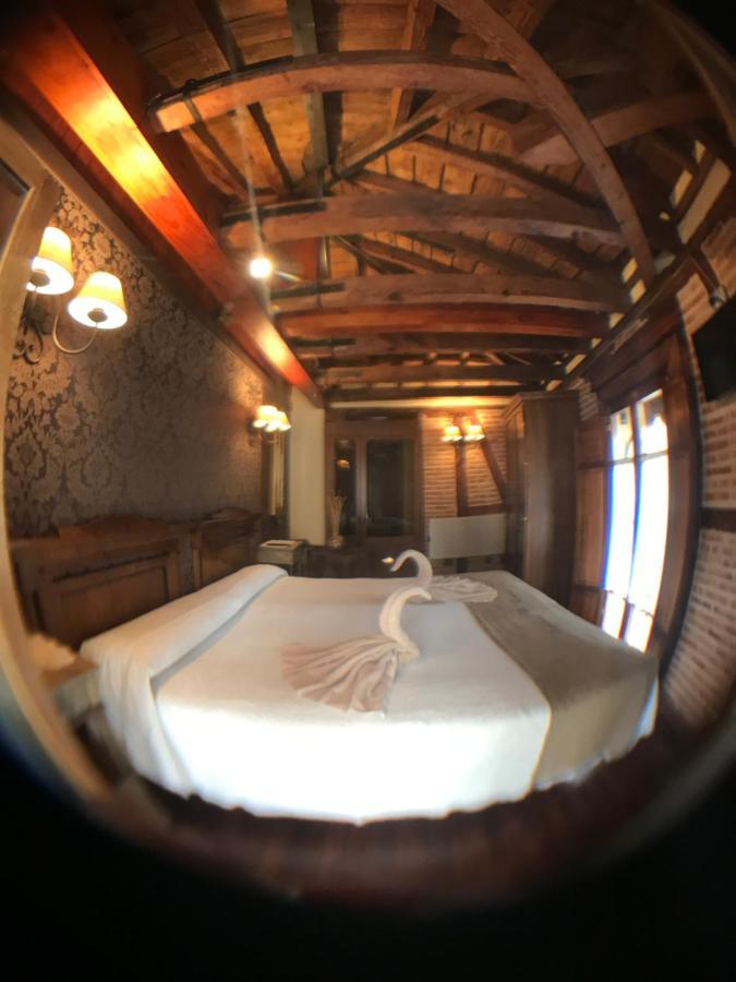 Отель Hospederia Casa De Cisneros Толедо Экстерьер фото