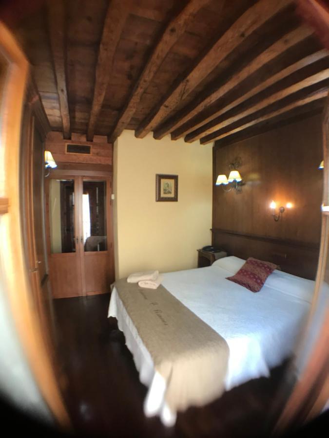 Отель Hospederia Casa De Cisneros Толедо Экстерьер фото